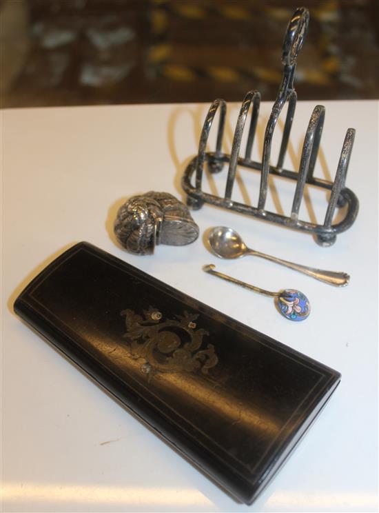 Shell box, necessaire set, 2 spoons and a toast rack